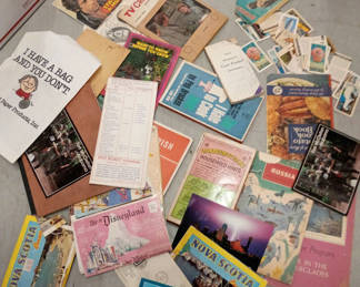 Lot 70: Mixed ephemera and post card lot 