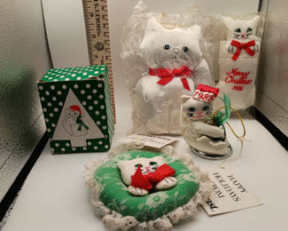 Lot 6: Vintage Christmas ornament lot new in box Fancy feast promotional items