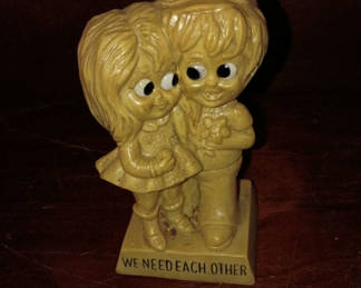 Lot 69: Vintage rw berries statue