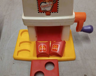 Lot 32: Vintage McDonald's toy french fry maker 