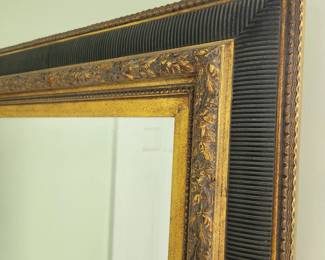 Mirror detail