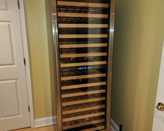 Wine cabinet