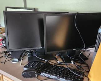 Computer monitors & accessories