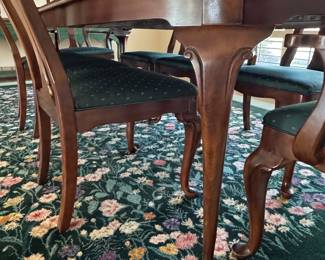 Thomasville Cherry Dining Set with 6 Chairs and 2 Leaves