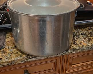 Large Aluminum Stock Pot with Lid
