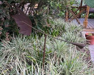 Metal Leaf Wind Spinner Garden Sculpture