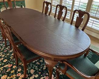 Thomasville Cherry Dining Set with 6 Chairs and 2 Leaves