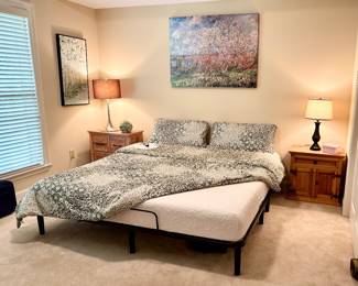 Adjustable King Bed with Memory Foam Mattress (with risers to make it taller) Nightstands, Table Lamps and Décor 