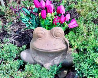 Outdoor Concrete Frog Planter
