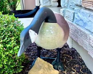 Outdoor Goose Statue