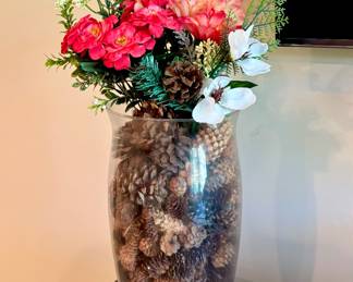 Pine Cones and Floral Décor 