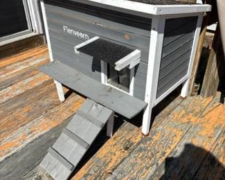 077 outdoorwoodenbunnyhutch