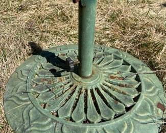 056 heavycastironpatioumbrellabase