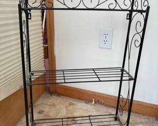 022 blackmetalwireshelfrack