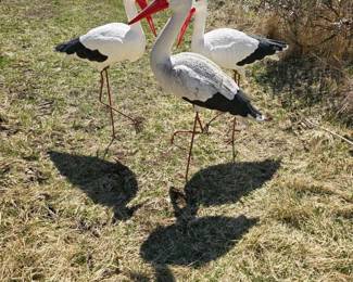 004 setof3largestorkyardstatuesplasti