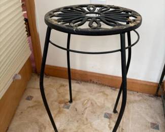 013 blackmetalplantstand