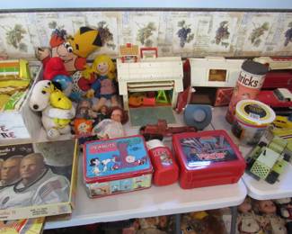 Vintage lunchboxes with thermos