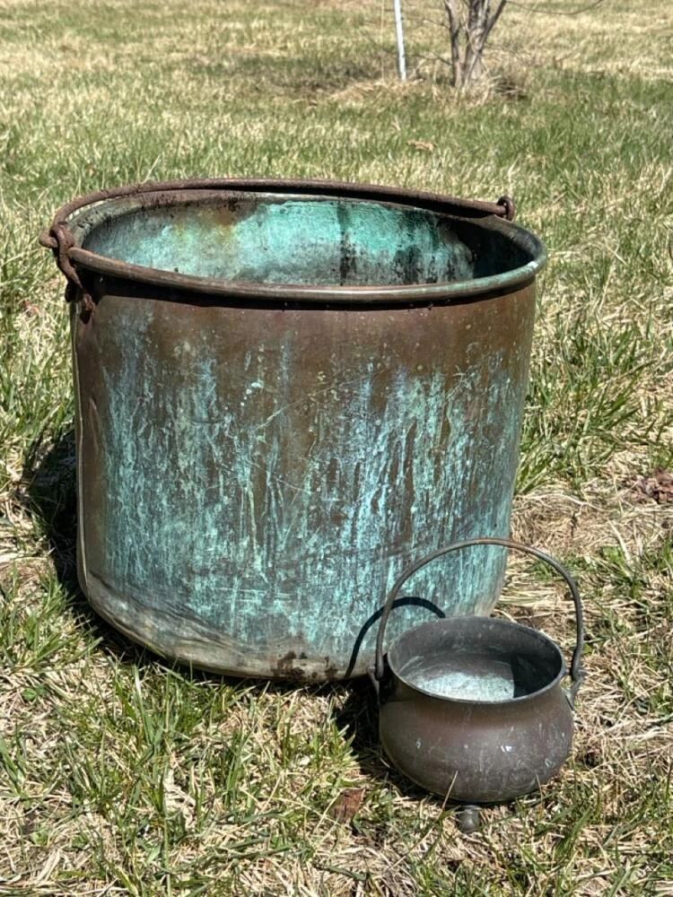 001 largeantiquecoppercauldronandsmall