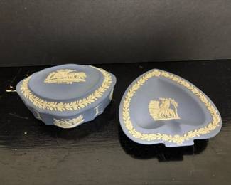 062 wedgwoodbluejasperwaretrinketboxwit