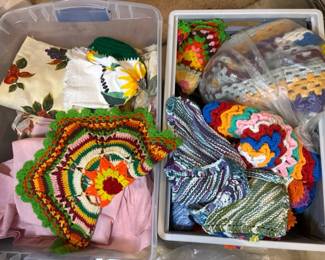 321 largelotofcrochetblanketsdishcloths