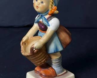 328 vintagemjgoebelhummel73littlehelp