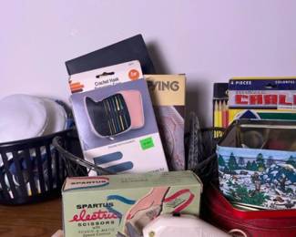 273 lotofsewingnotionscraftingandsuppl