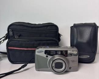 151 samsungmaximazoomfilmcamerawithtwo