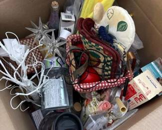 179 mixedmysterylotofhouseholditemsand