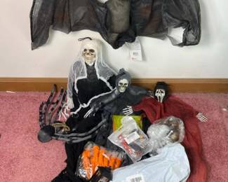 118 largelotofhalloweendecorationsbats