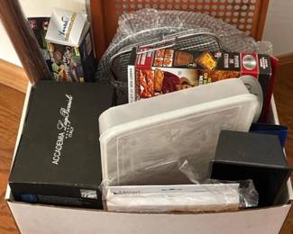 159 mysterykitchenwareboxlot