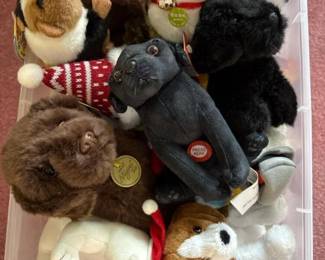 373 binofmixedstuffedanimalsmostlynew