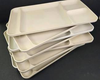 224 tupperwarebeige5compartmentplastics