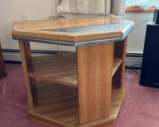 027 oakveneercornerglasstopendtable