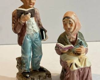 403 pairofceramicelderlycouplereadingf