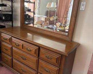 462 colonialrevivalstyletraditionaldress