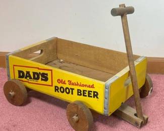 013 dadsrootbeervintageyellowwoodenpu