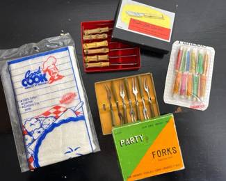 056 vintageminiaturebambooknivescheesef