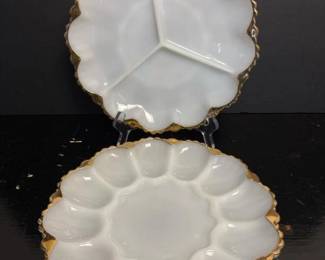 084 twovintagemilkglassservingtrayswit