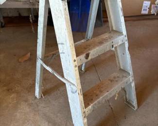 506 metalframe2stepfoldingladder