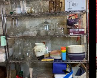 320 largelotofassortedglasswareandmore