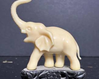066 vintagehongkongivoryplasticelephant