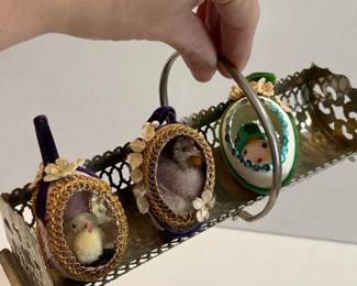 404 trioofvintagehanddecoratedeastereg