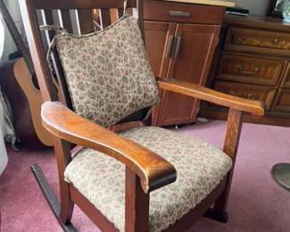 190 taylorchaircooakrockingchair