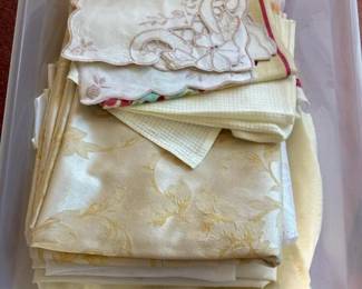 388 mysteryboxofassortedlinens
