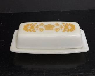 053 vintagepyrexmilkglassbutterdishwit