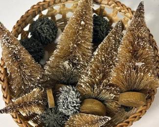 152 basketofminiaturebottlebrushchristm