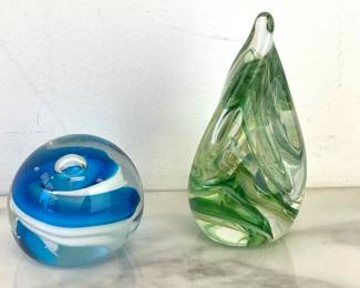 Lot 6037  Art Glass Paperweights Ron Hinkle Unsigned