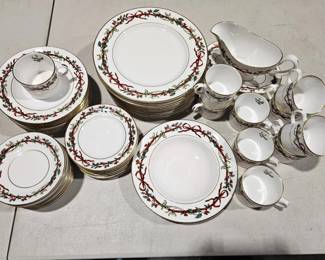 Lot 1396  Royal Worcester Holly Ribbons Christmas Holiday China