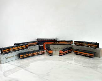 Lot 1473  Vintage HO Scale Tenshodos Japan Great Northern Model Train Cars Lima Train Car