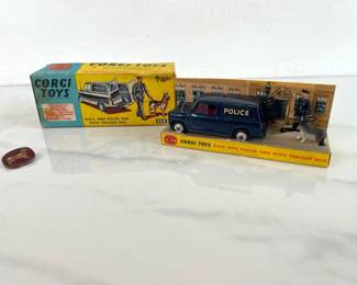 Lot 1469  Vintage Corgi Toys 448 DieCast Model Car Corgi Model Club Pin
